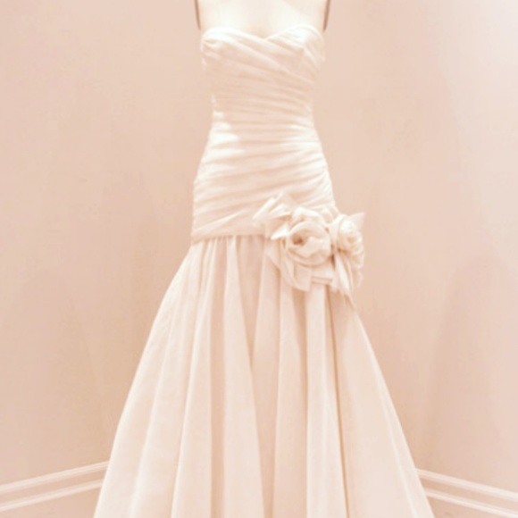 Amsale Wedding Gown - Sz 2 - Picture 3 of 10